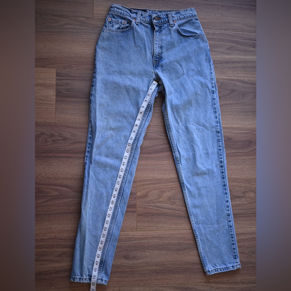 Vintage Levi's Relaxed Fit 550’s Light Blue Denim Womens 9 Long Jeans from 1995 - Picture 11 of 12